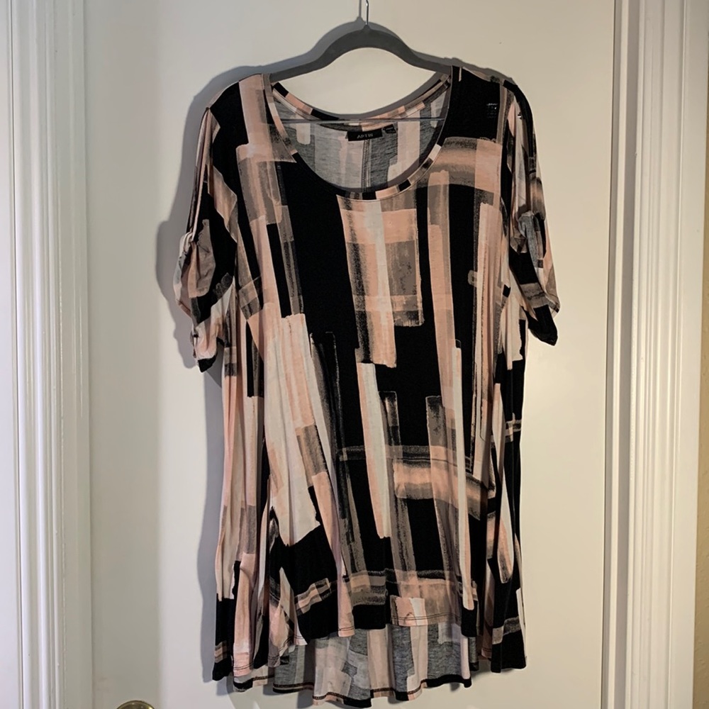 Stunning flattering soft jersey-feel top. Pink,black, grey. Sleeve opening.
